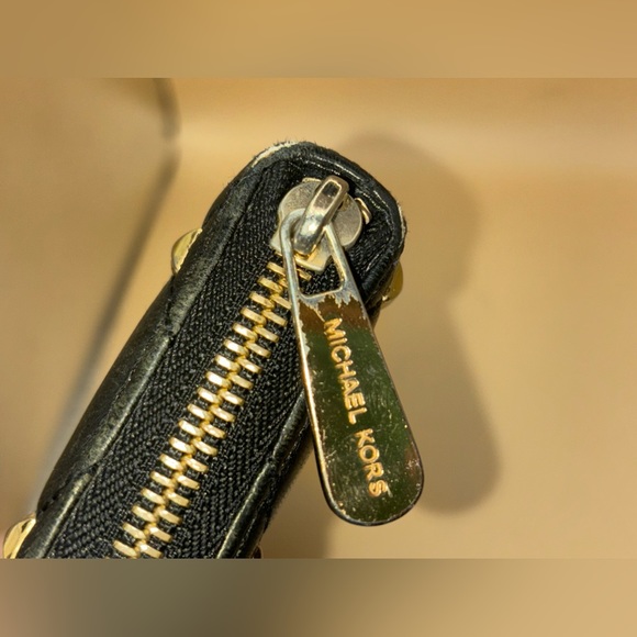 Final price Michael Kors Astor Quilted Metallic Gold Studded Leather Zip Wallet - Picture 6 of 6